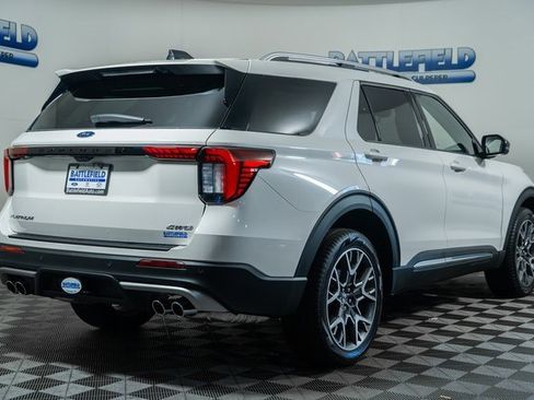Used 2025 Ford Explorer Platinum w/ Ultimate Package image 13