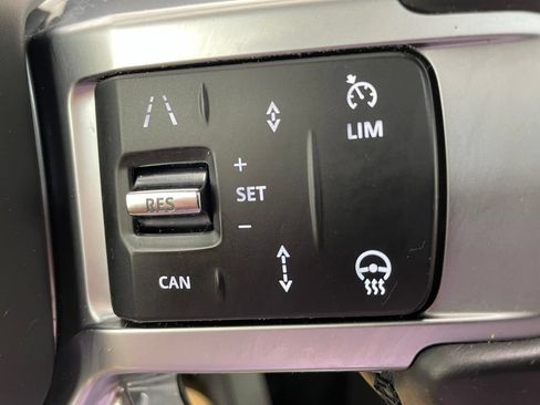 Used 2022 Land Rover Discovery HSE R-Dynamic AWD/4WD image 30