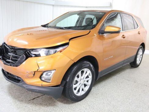 Used 2018 Chevrolet Equinox LT image 2