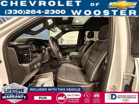 Used 2025 GMC Sierra 2500 AT4X image 10