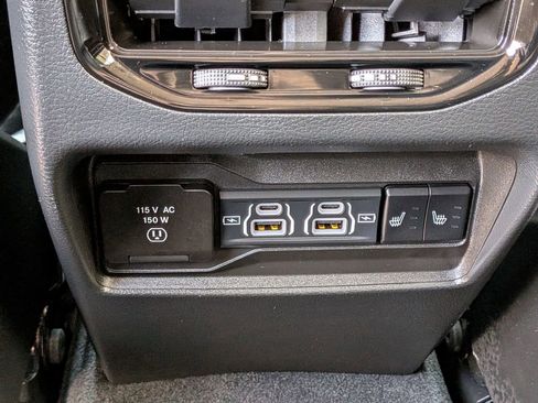 Used 2023 Jeep Grand Cherokee Limited AWD/4WD image 24