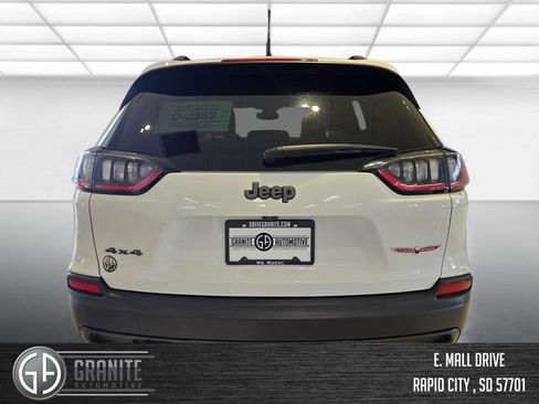 Used 2022 Jeep Cherokee Trailhawk w/ Trailer Tow Group AWD/4WD image 5