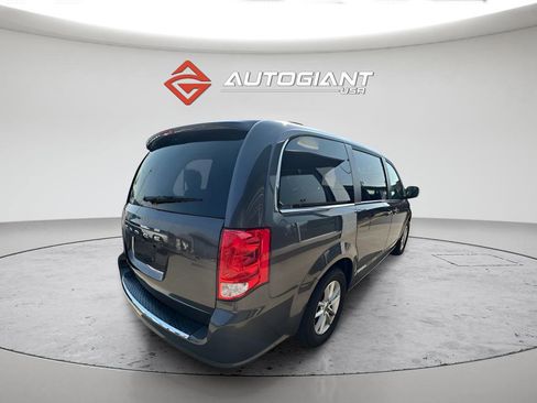 Used 2019 Dodge Grand Caravan SXT image 5