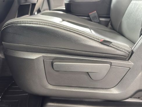 Used 2022 RAM 2500 Tradesman w/ Chrome Appearance Group image 14