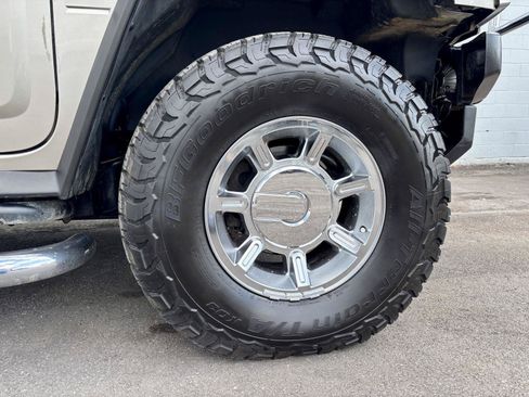 Used 2005 HUMMER H2 w/ Preferred Equipment Group AWD/4WD image 35