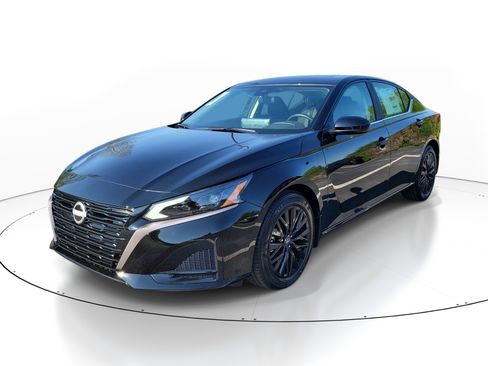 New 2026 Nissan Altima 2.5 SV FWD image 3