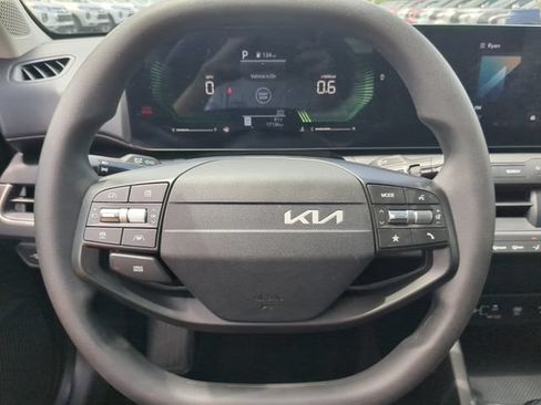 Used 2025 Kia K4 FWD image 29