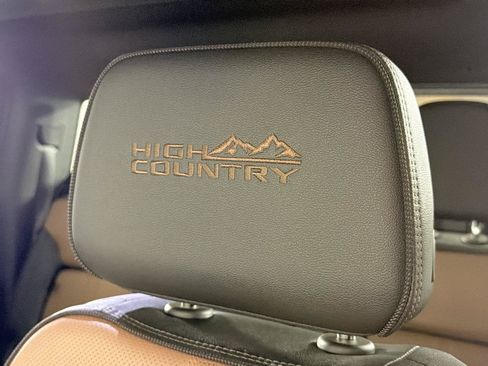 Used 2023 Chevrolet Silverado 1500 High Country w/ High Country Premium Package AWD/4WD image 31