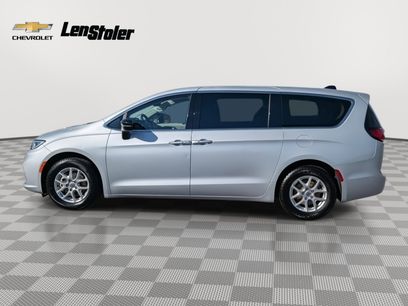 Used 2024 Chrysler Pacifica Touring-L