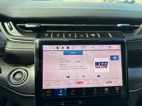 Used 2022 Jeep Grand Cherokee L Limited w/ MOPAR Finishing Package image 18