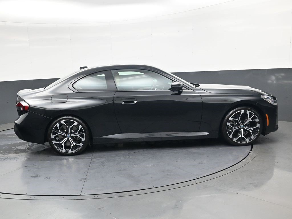 Used 2025 BMW 230i Coupe w/ Premium Package RWD image 3