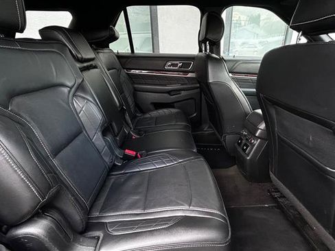 Used 2016 Ford Explorer Platinum image 14