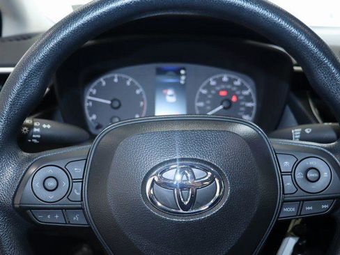 Used 2025 Toyota Corolla LE image 16