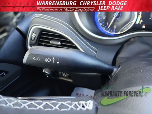 New 2026 Chrysler Pacifica Select image 15