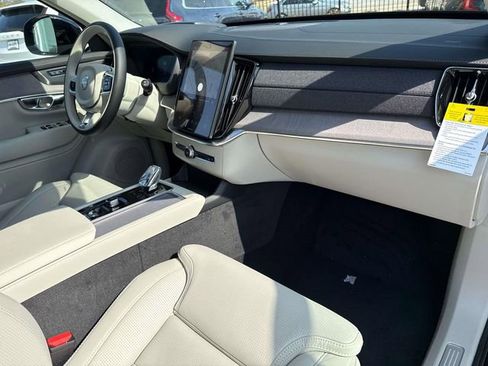 New 2026 Volvo XC90 B6 Ultra image 15