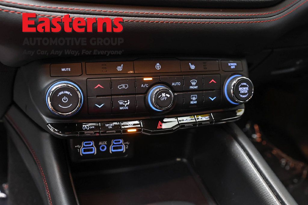 Used 2025 Dodge Durango GT RWD image 20