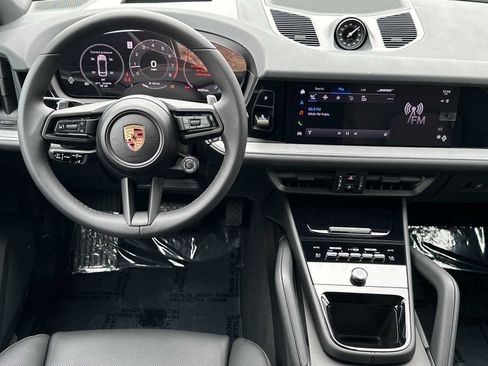 New 2025 Porsche Cayenne Coupe image 15