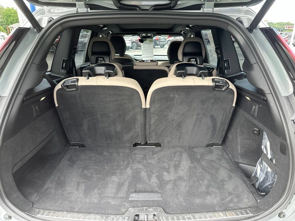 Certified 2026 Volvo XC90 B6 Plus AWD/4WD image 39