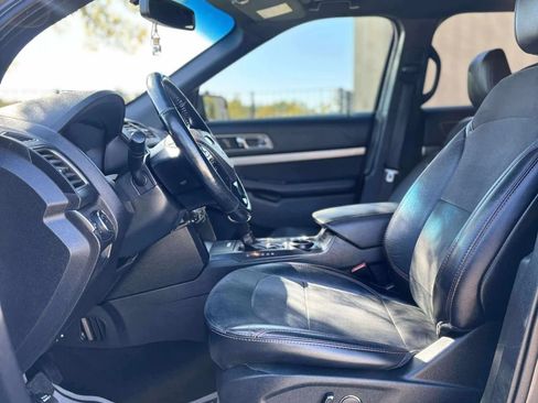 Used 2018 Ford Explorer XLT w/ Equipment Group 202A image 17