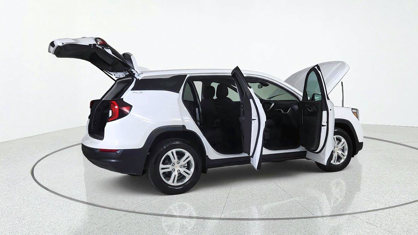 Used 2024 GMC Terrain SLE w/ LPO, Floor Liner Package AWD/4WD image 14