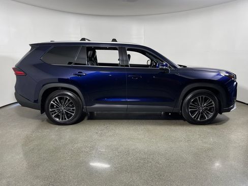 Certified 2026 Toyota Grand Highlander AWD Hybrid image 2