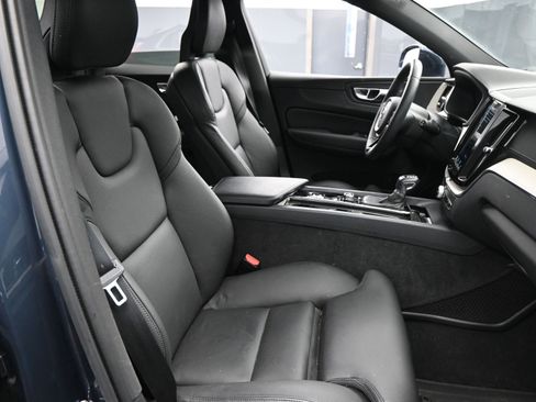 Used 2018 Volvo XC60 T5 Inscription w/ Convenience Package image 15