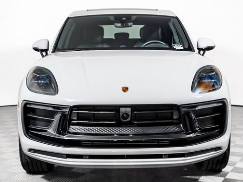Certified 2024 Porsche Macan AWD/4WD image 7