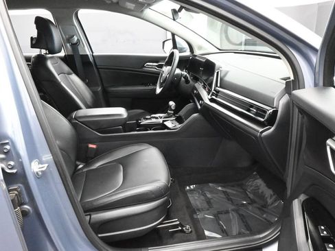 Used 2025 Kia Sportage EX FWD image 41