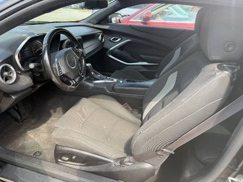 Used 2017 Chevrolet Camaro LT RWD image 14