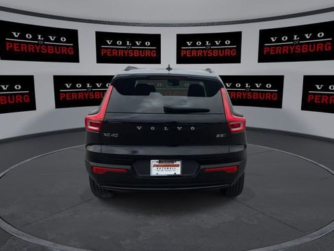 Used 2023 Volvo XC40 B5 Plus w/ Driver Assist Package AWD/4WD image 7