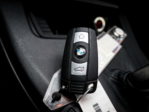 Used 2013 BMW M3 Convertible image 34