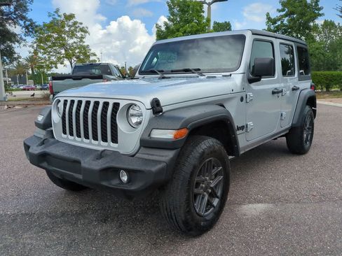 Used 2024 Jeep Wrangler Unlimited Sport AWD/4WD image 2