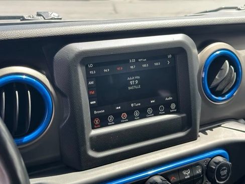 Used 2021 Jeep Gladiator Sport AWD/4WD image 22