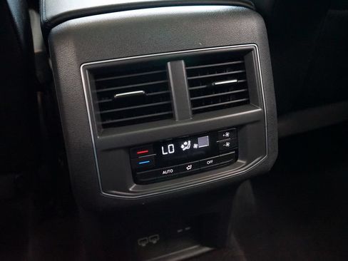 Used 2018 Volkswagen Atlas SEL AWD/4WD image 49
