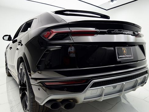 Used 2019 Lamborghini Urus AWD/4WD image 14