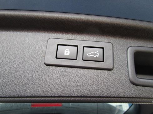 Used 2023 Subaru Forester Premium AWD/4WD image 18