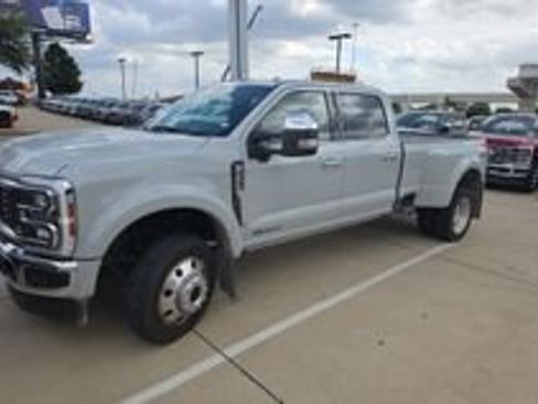 Used 2025 Ford F450 Lariat w/ Chrome Package AWD/4WD image 1