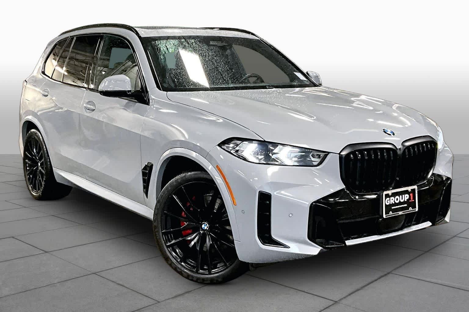 Used 2024 BMW X5 xDrive40i w/ M Sport Package AWD/4WD image 3