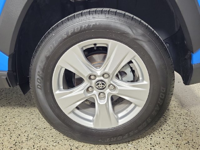 Used 2020 Toyota RAV4 XLE w/ Convenience Package AWD/4WD image 8