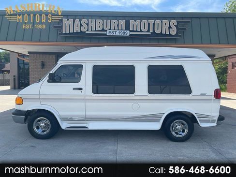 Used 2000 Dodge B1500 RWD image 1