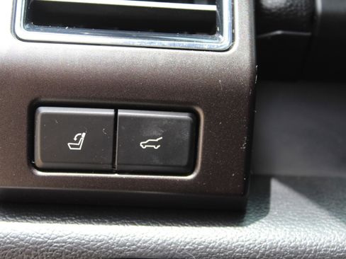 Used 2019 Ford Expedition Limited w/ Equipment Group 301A AWD/4WD image 42