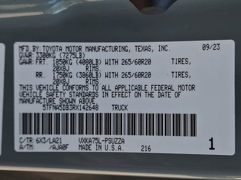Used 2024 Toyota Tundra Platinum AWD/4WD image 29