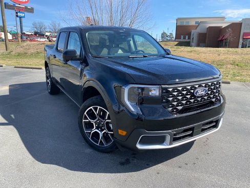 New 2026 Ford Maverick Lariat image 3