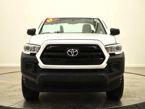 Used 2017 Toyota Tacoma SR image 8