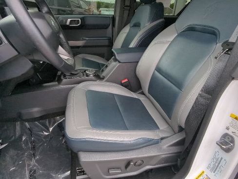 Used 2023 Ford Bronco Outer Banks AWD/4WD image 10