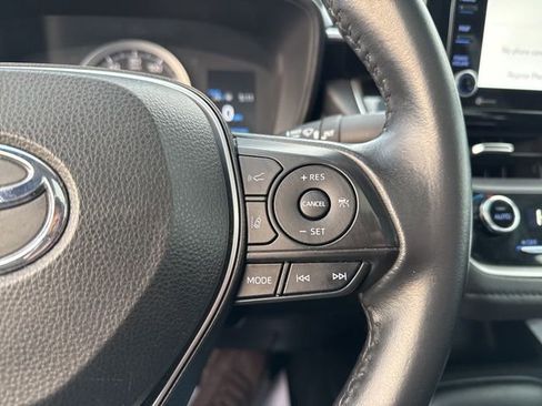 Used 2022 Toyota Corolla SE w/ SE Premium Package image 31