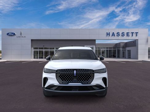 New 2026 Lincoln Nautilus Premier AWD/4WD image 6