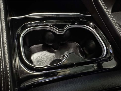 Used 2022 Chrysler Pacifica Limited w/ S Appearance Package image 25