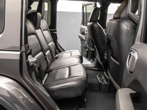 Used 2021 Jeep Wrangler Unlimited Sahara image 35