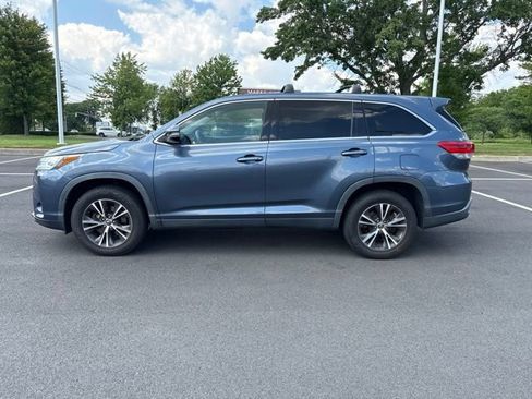 Used 2019 Toyota Highlander LE FWD image 4